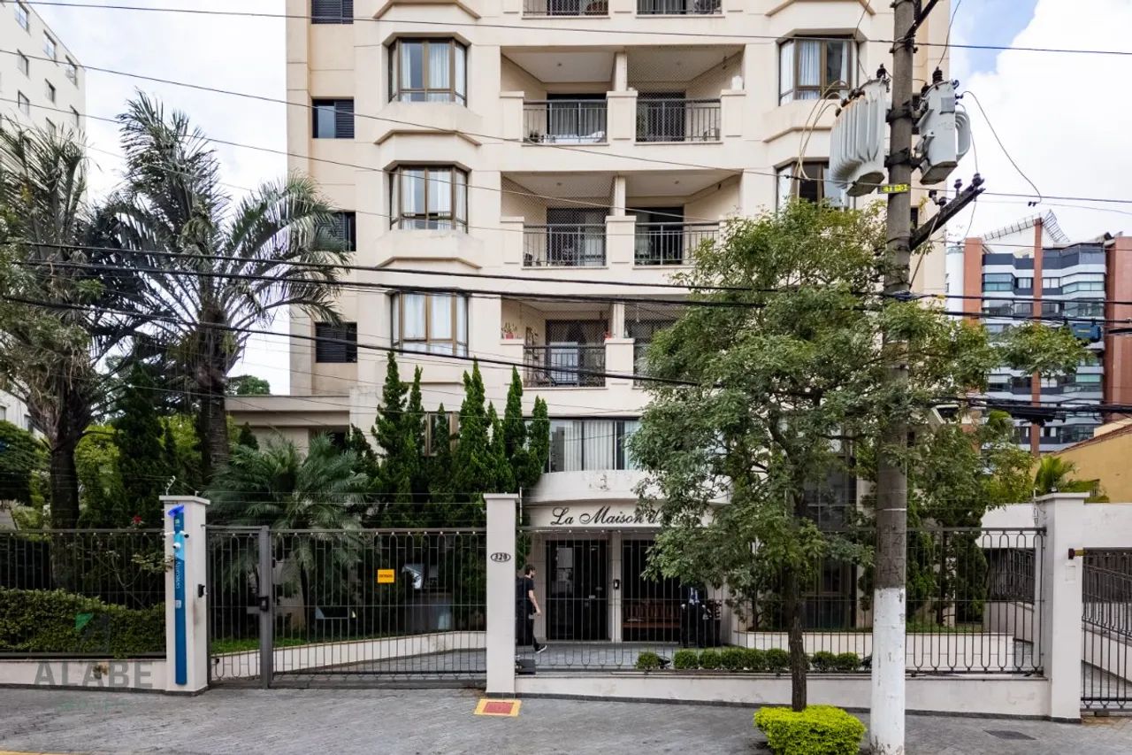 Apartamento para venda em Moema com 2 quartos, sendo 1 suíte, 56m²