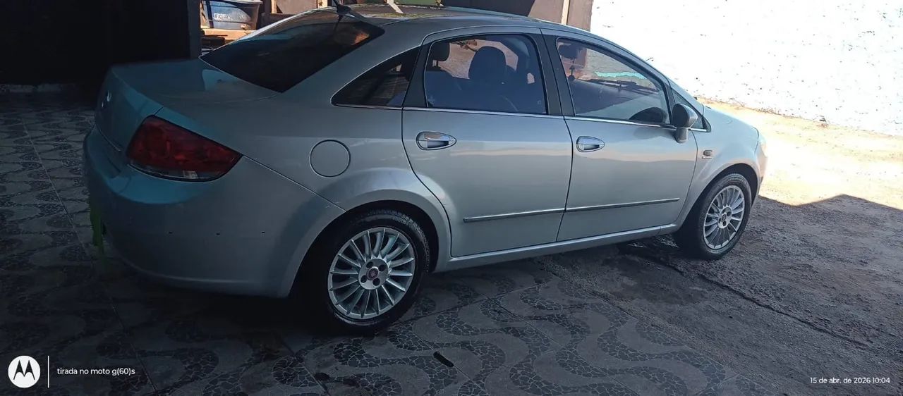 Fiat Linea Absolute 1.9/1.8 Flex Dualogic 4P 2010 - Foto 3