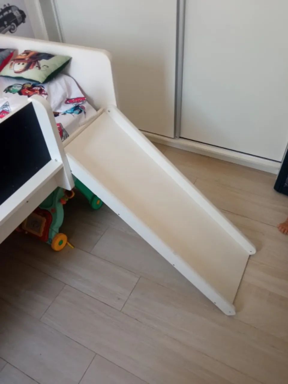 Cama infantil com escorregador e lousa. + Colchão - Foto 3