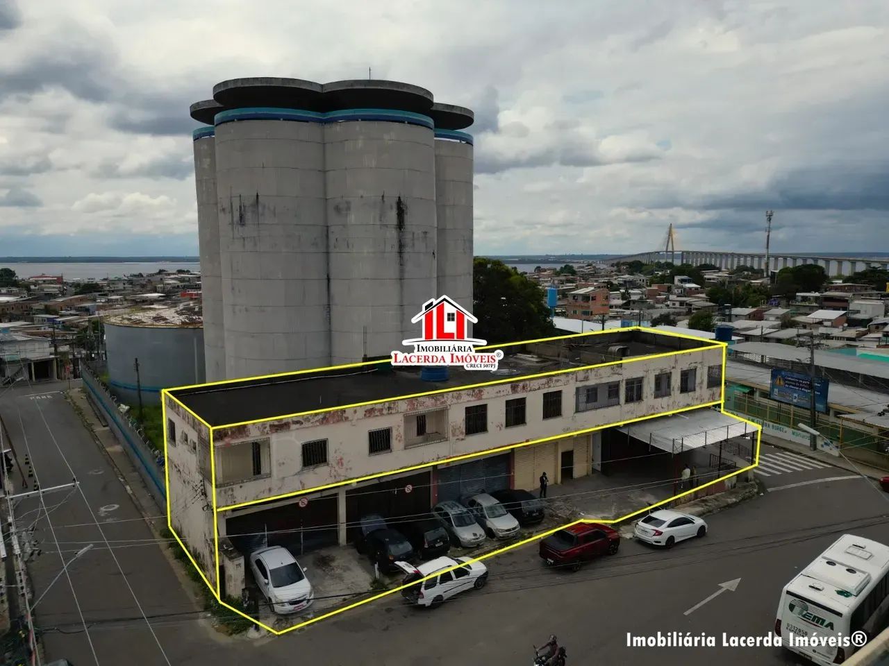 Prédio Comercial na Compensa/ Contendo 7 Pontos Comerciais + 8 Apts