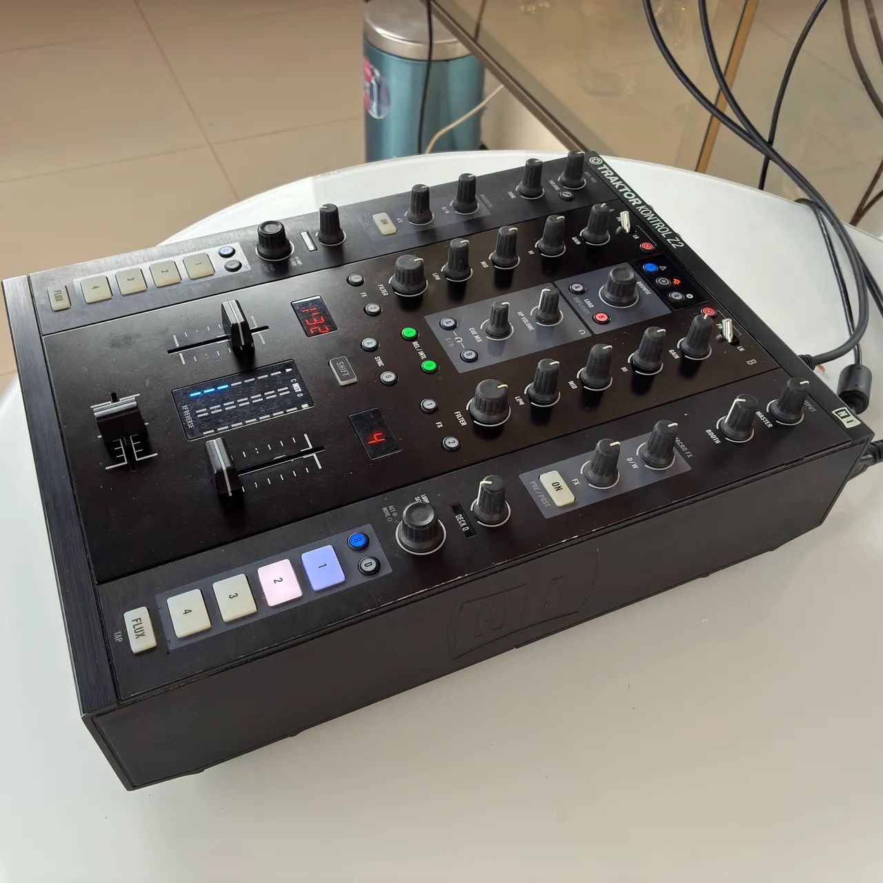 MIXER TRAKTOR SERATO Z2  - Foto 5