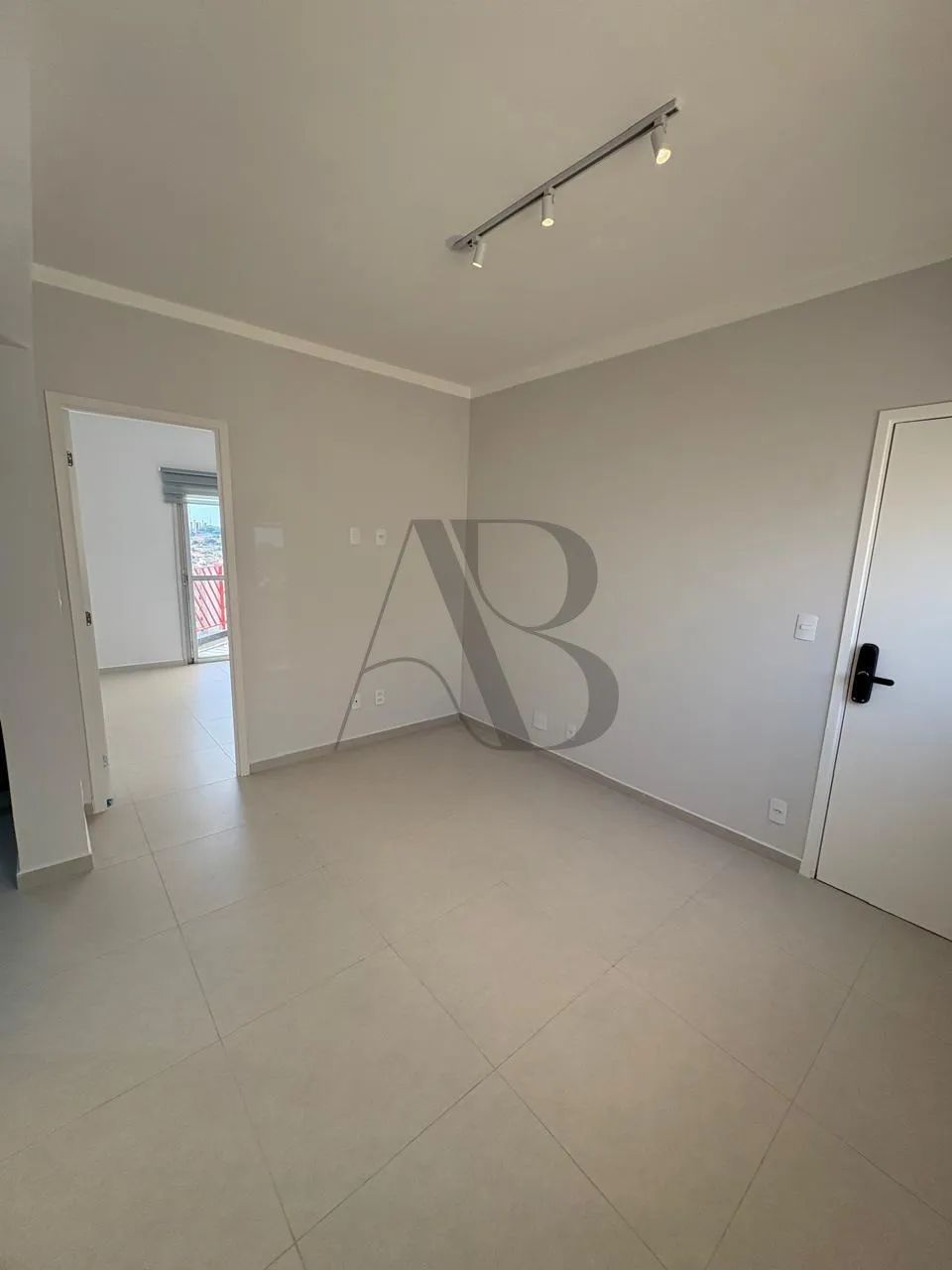Kitnete venda, reformada, ótima localização - Foto 4