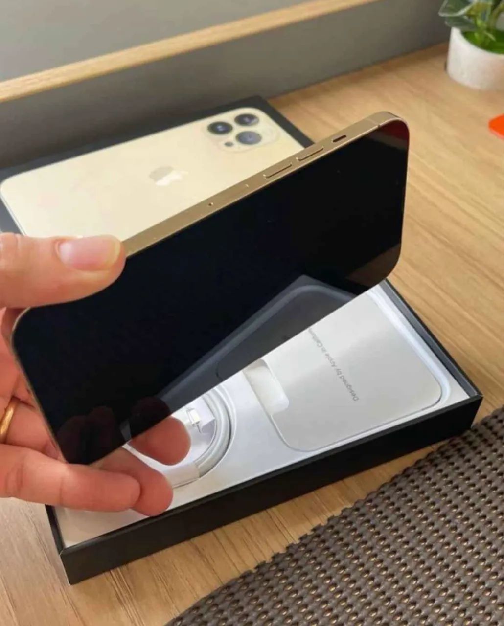 IPhone 13 Pro Max dourado 128 gb original  - Foto 4