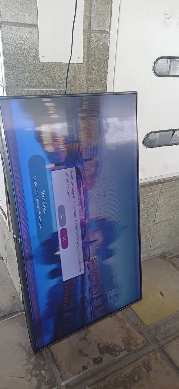 TV LG 55 polegadas com a tela tremendo para vender logo r$ 200