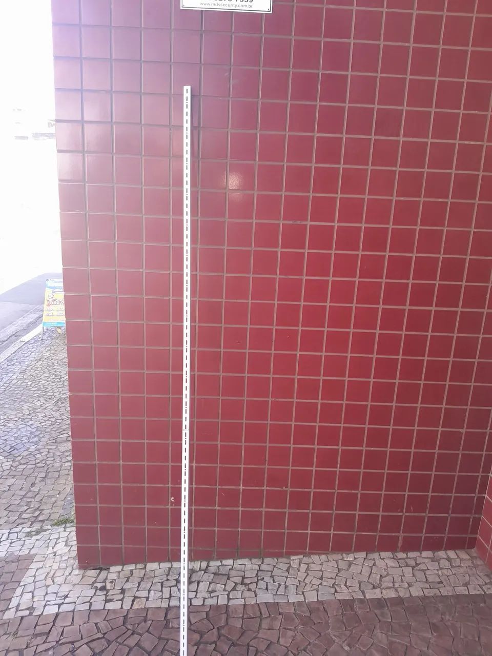 Araras trilhos e cabideiros 70 peças  - Foto 2
