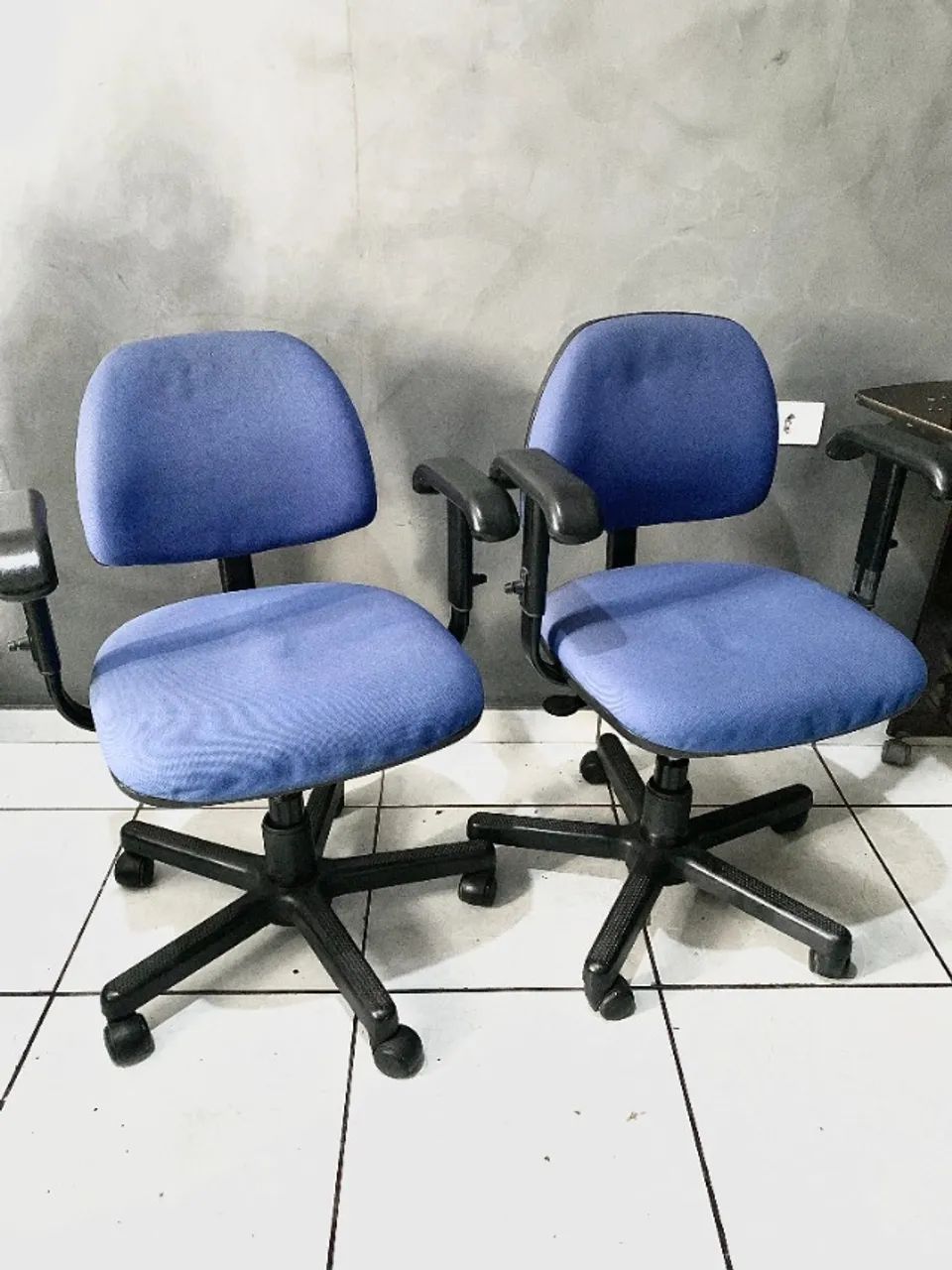 02 Cadeiras Alberflex Escritório