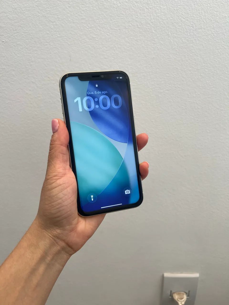 Vendo iPhone 11 128gb seminovo cor branco 