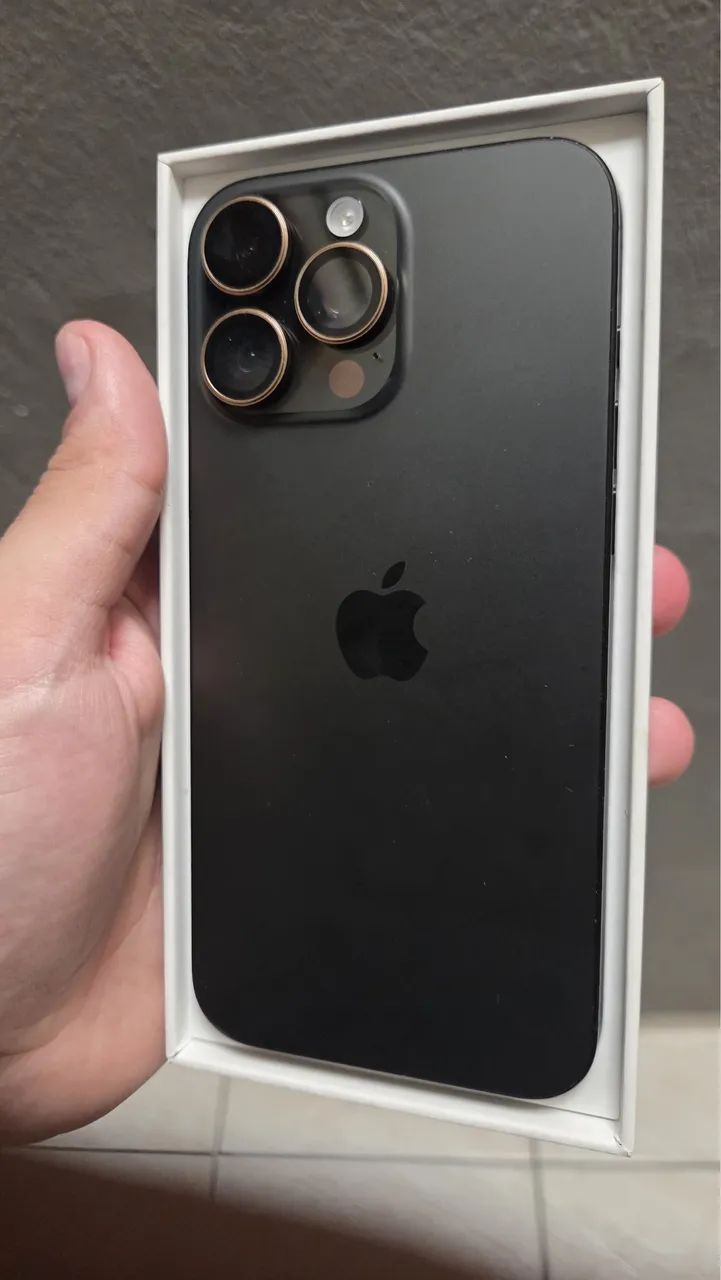 IPHONE 16 pro max - Foto 4