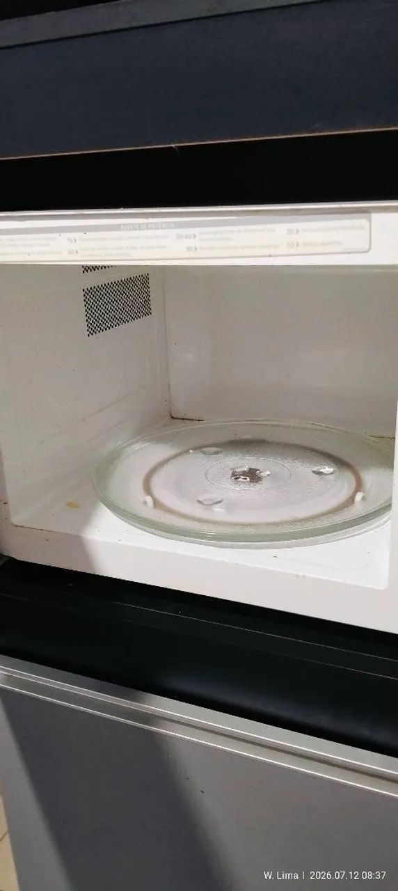 Microondas Electrolux Para retirada de peças  - Foto 3
