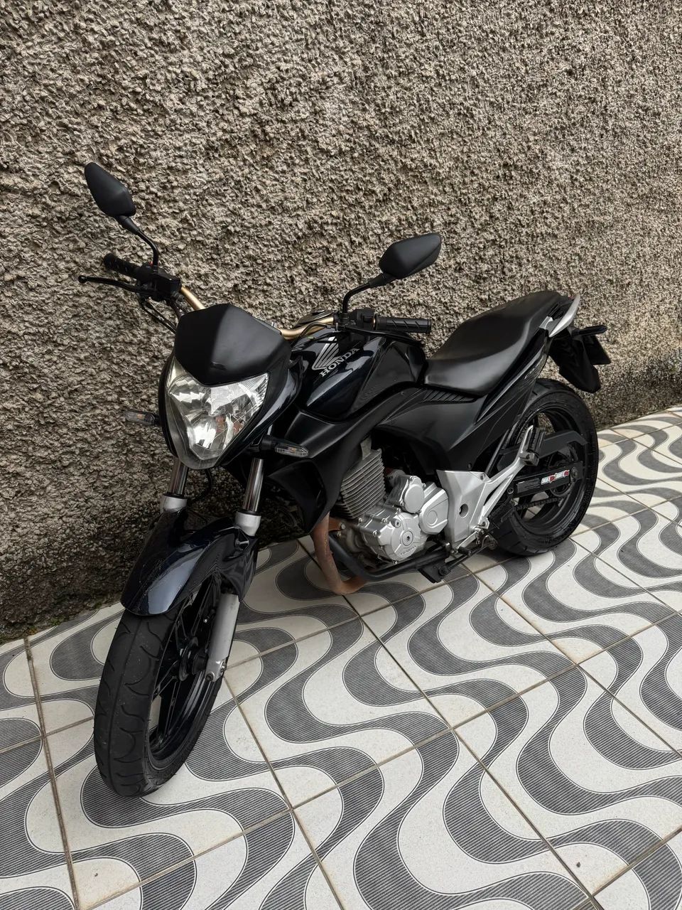 Cb 300