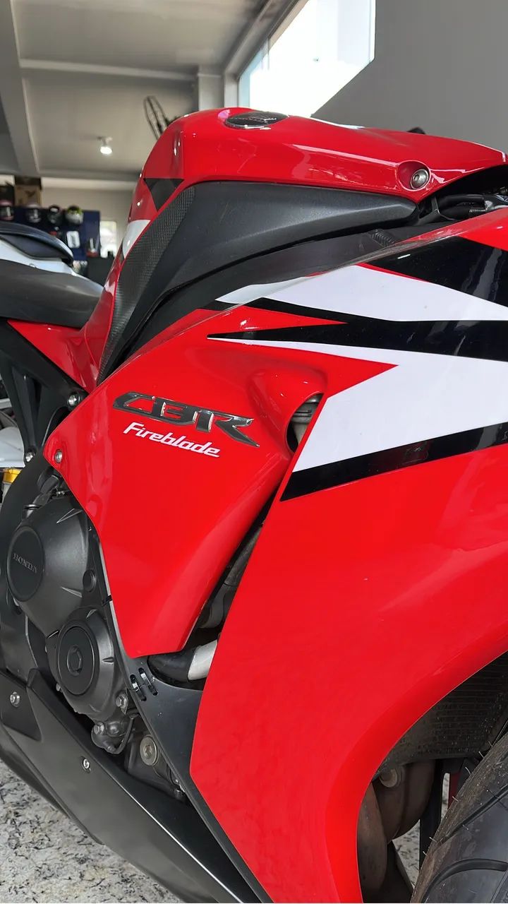 Cbr 1000RR - Foto 3