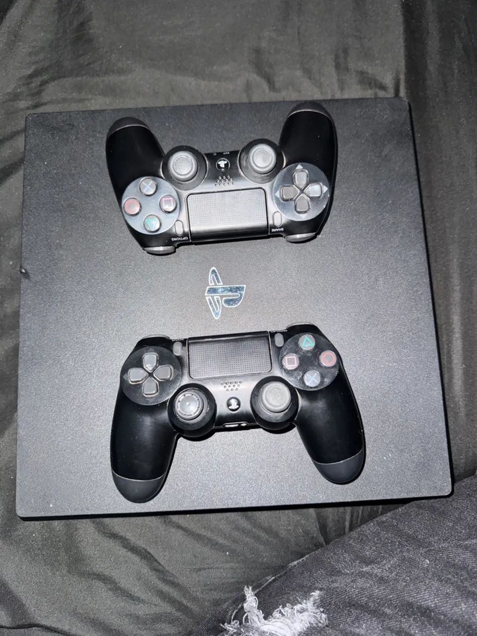 PS4 1TB 2 controle  - Foto 4
