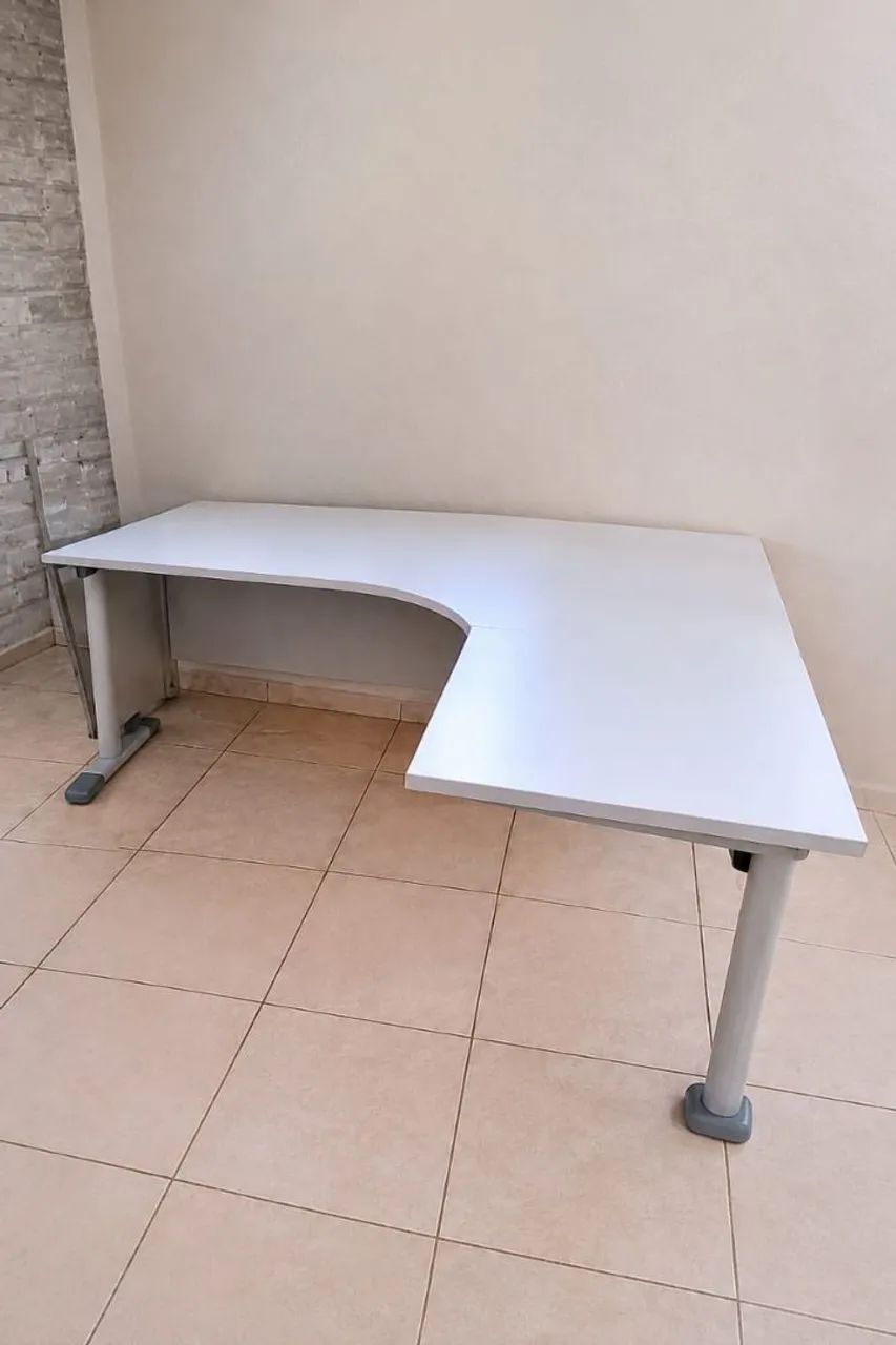 Mesa com cadeira Escritorial - Foto 2