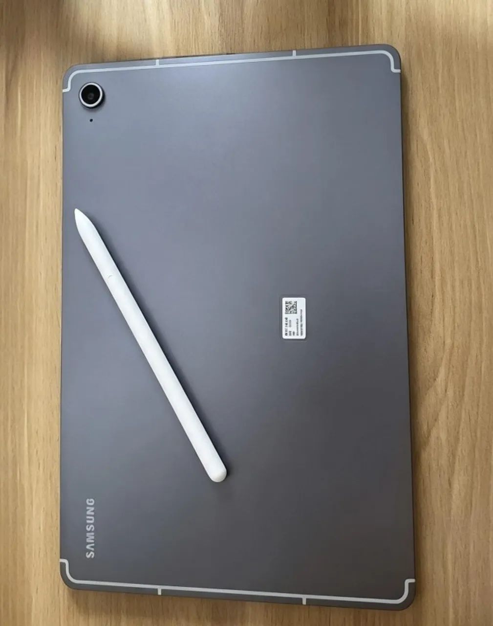 Tablet Samsung Galaxy Tab S10 FE com Capa e Caneta S Pen 8GB RAM 128GB 10,9" Android 15 