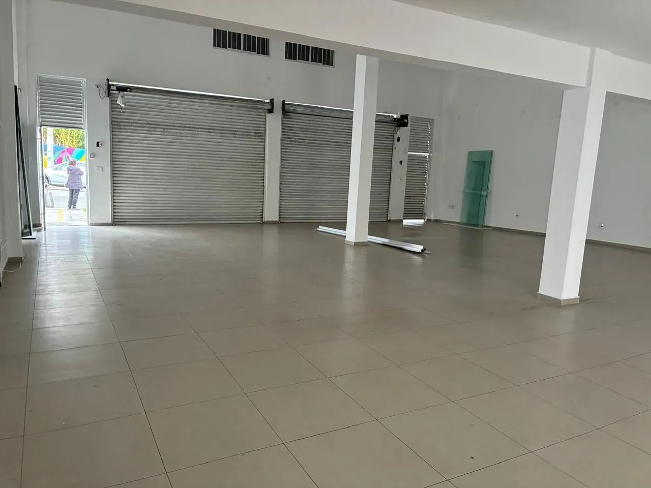 ÓTIMO SALÃO COMERCIAL COM 235 METROS MEZANINO E 04 VAGAS - Foto 3