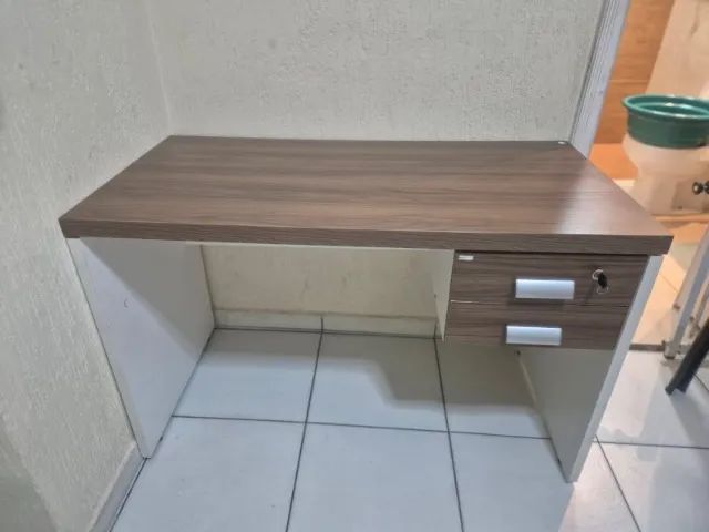 Mesa de escritório com 2 gavetas feita por marceneiro (4 mesas)