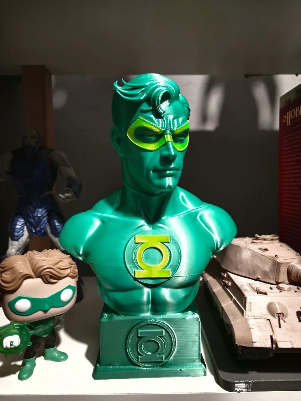 Busto lanterna verde 