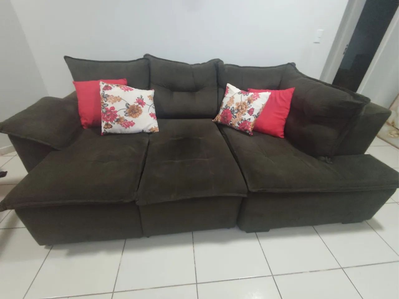 Sofá retrátil 3 lugares com chaise - Foto 2
