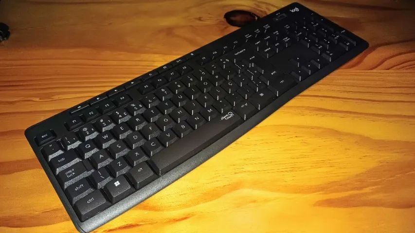 Kit Teclado + Mouse Logitech MK295 Silent Sem Fio - Foto 3