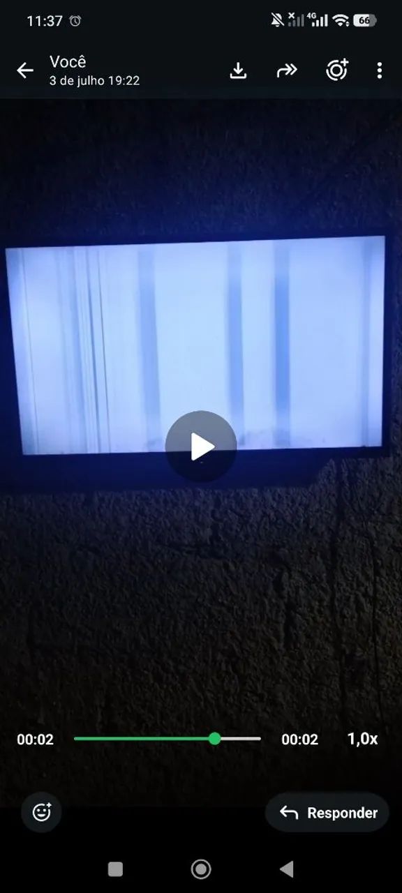 Tv 32 polegadas com defeito na tela valor 100$ apropriado para retiração de peça