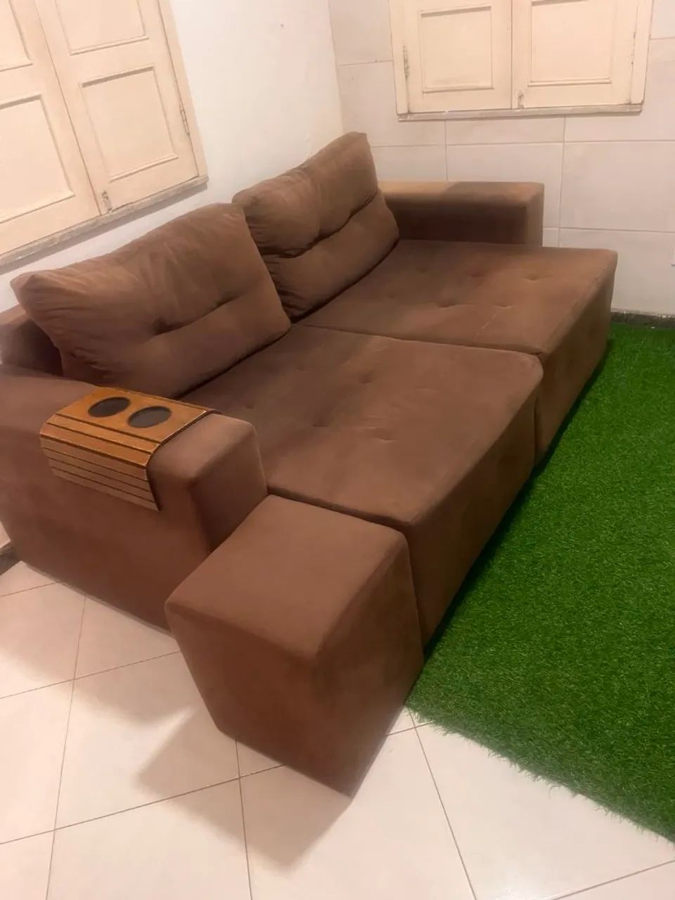 Sofá retratil+Puff/2,10m, 3 lugares.Conservado!