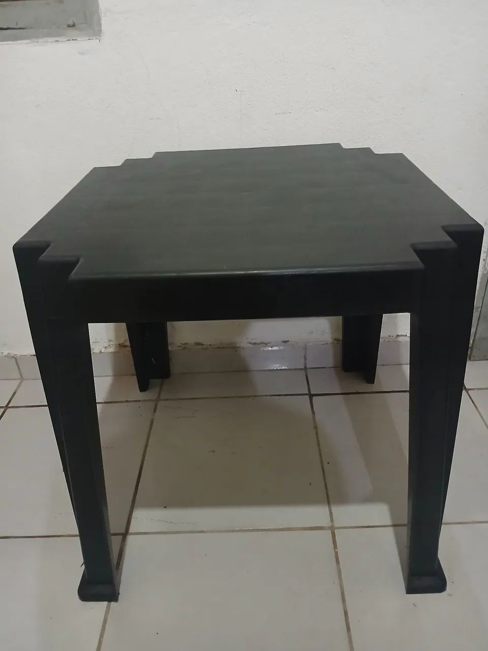 Cadeira de plástico preta 