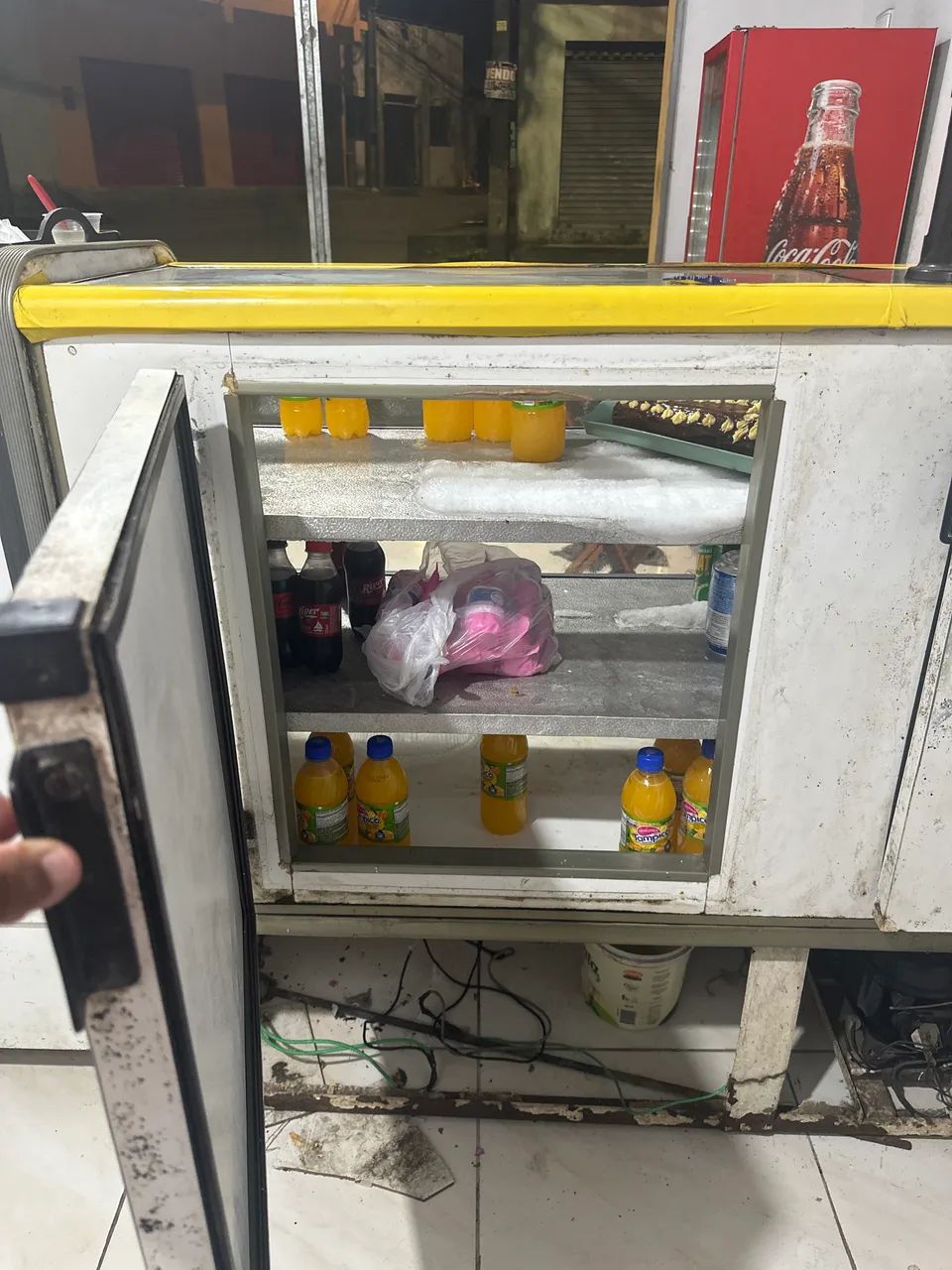 Freezer Horizontal Para bolos e etc.. - Foto 3