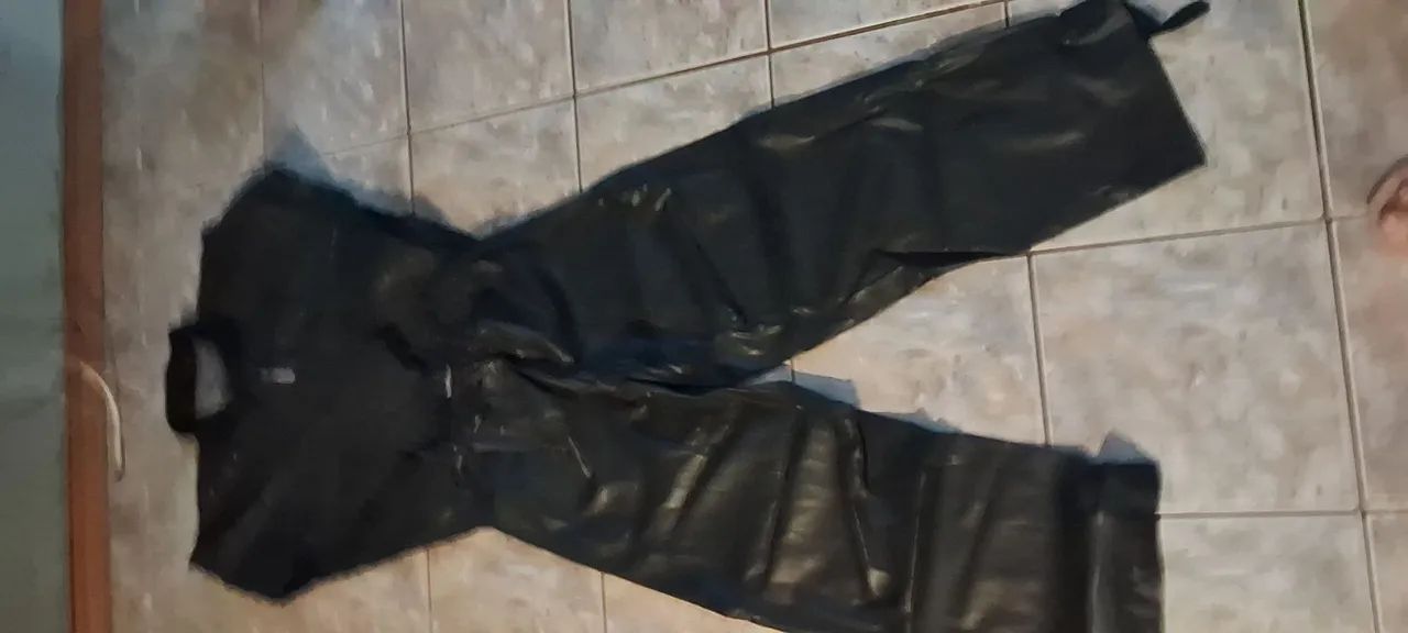 Conjunto impermeável : 02 casacos e uma calça.  - Foto 5