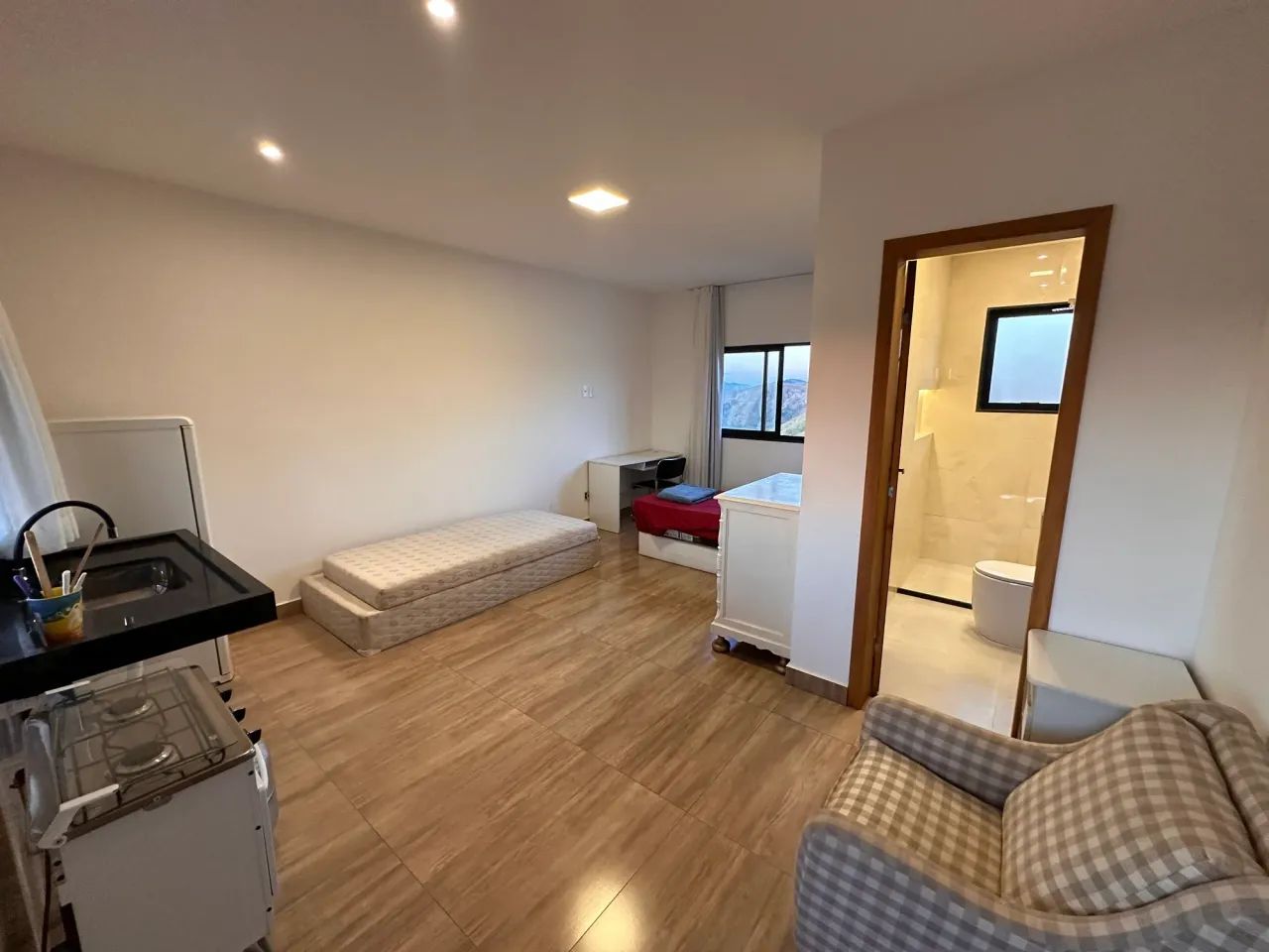 Alugo Studio Mobiliado com Ar Split - Tres Rios - Foto 4