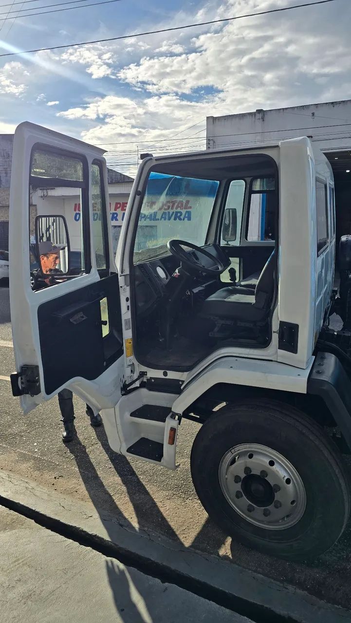 CAMINHÃO FORD CARGO 1317F 2005/2006 - Foto 4
