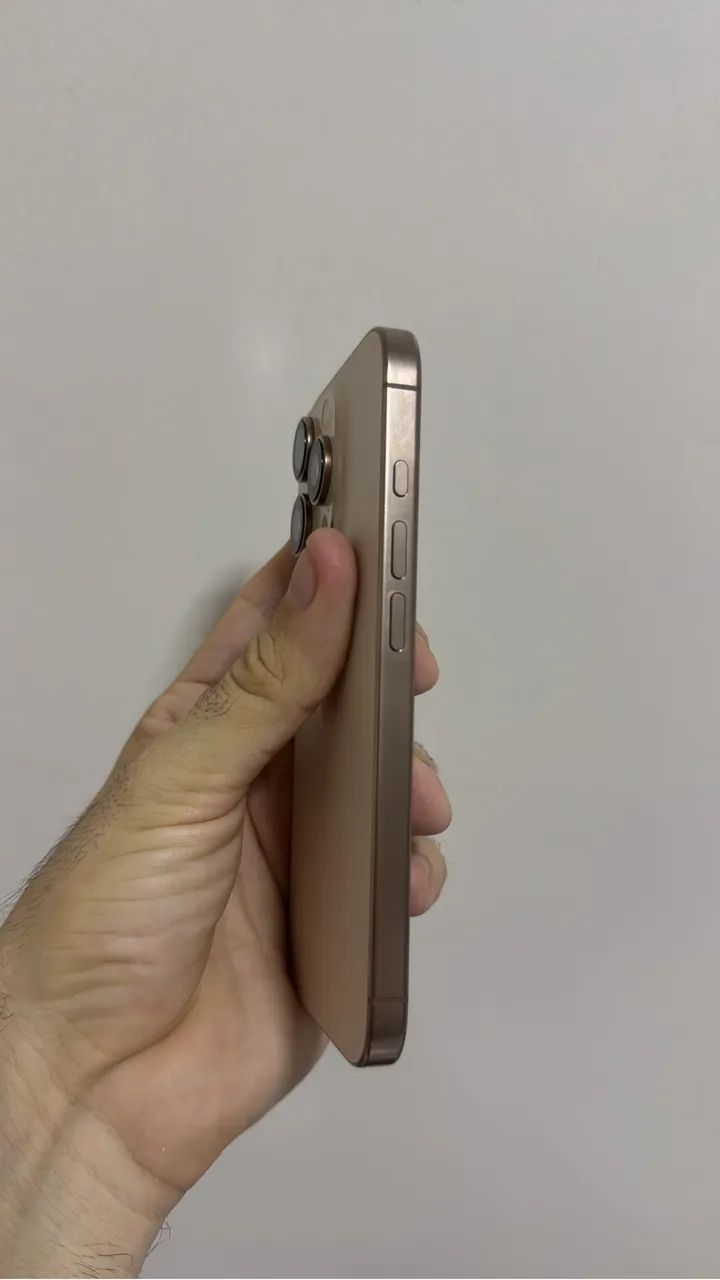 Iphone 16 pro 128 - Foto 2