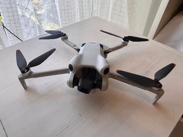 Dji Mini 4 Pro Fly More Combo - Foto 3
