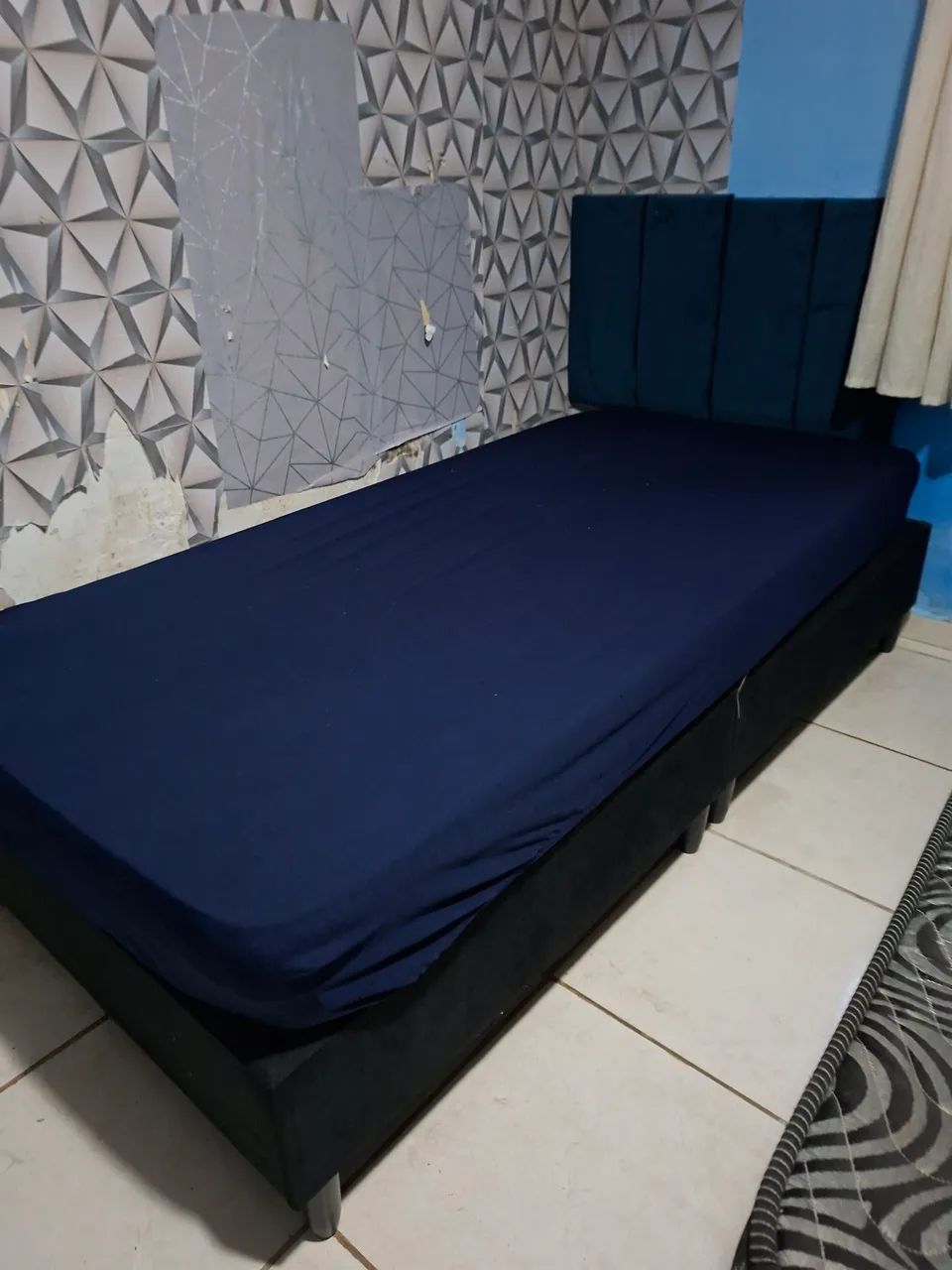 Vendo duas cama box solteiro em perfeito cada uma 150 estado - Foto 3