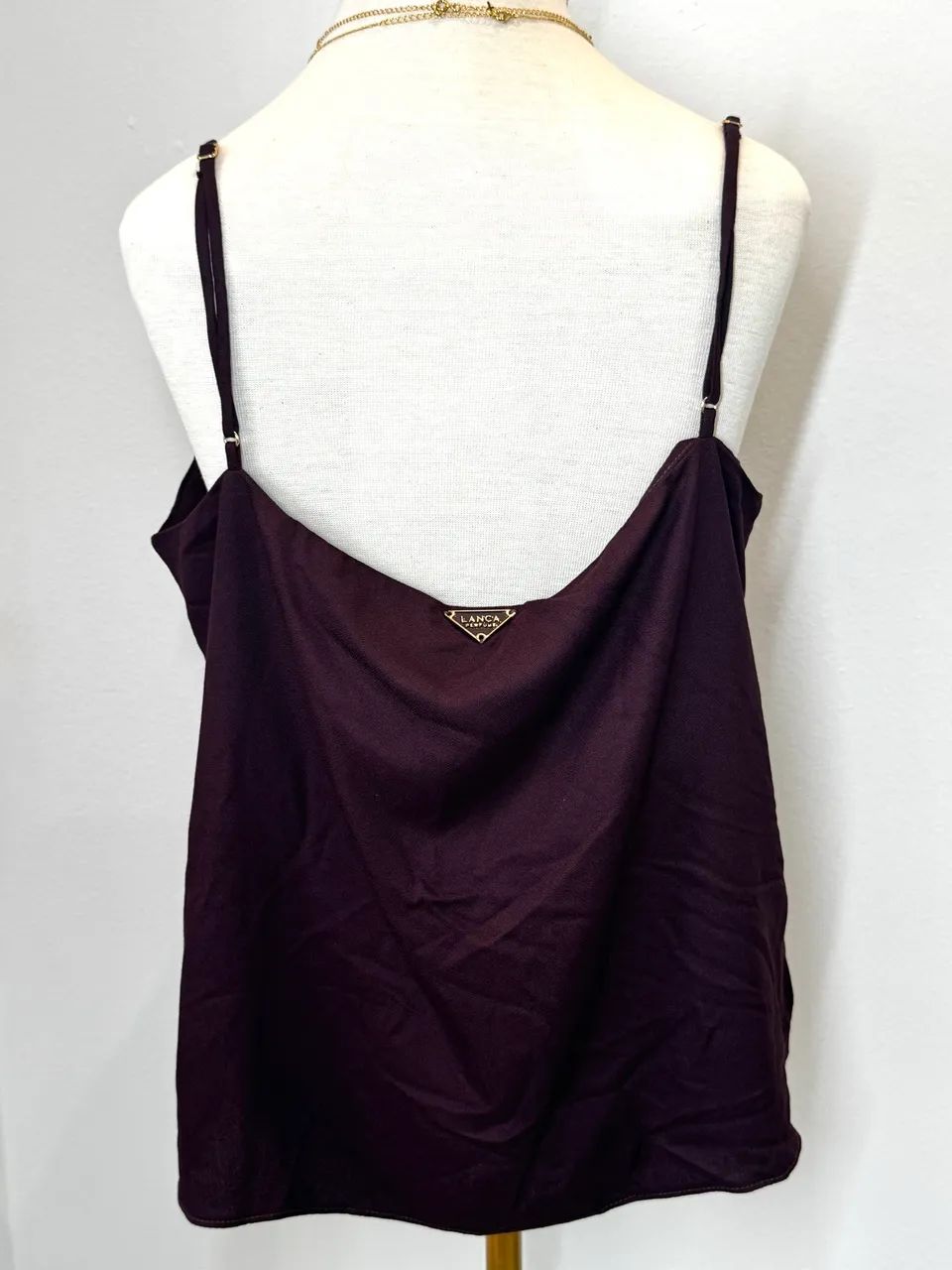 Blusa bordô com botões - Labça perfume  - Foto 2