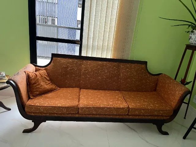 ANTIGUIDADE  SOFA