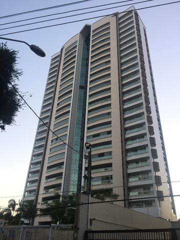 Apartamento no Meireles Próximo a Praia - 237m2 - 4 Suítes - 4 Vagas - Lazer Completo