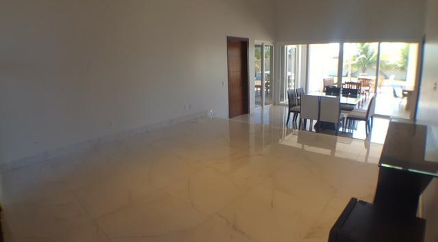 Casa 4 Quartos, sendo 3 Suítes, 380 m² c/ armários e lazer no Condomínio Polinésia - Foto 11