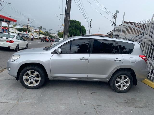 Toyota Rav4 com teto solar aceito financiamento - Foto 5