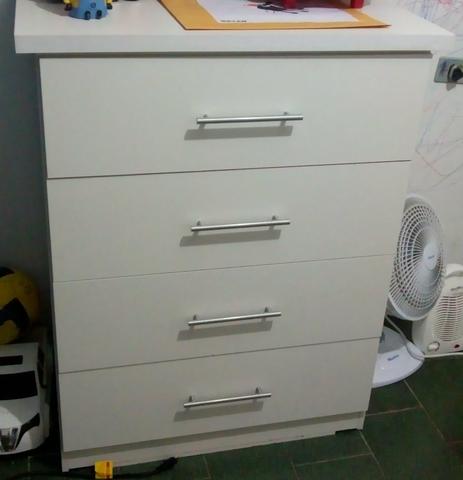 Vendo cômoda