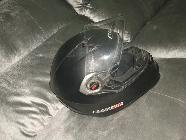 Vendo capacetes aceito cartão crédito e débito