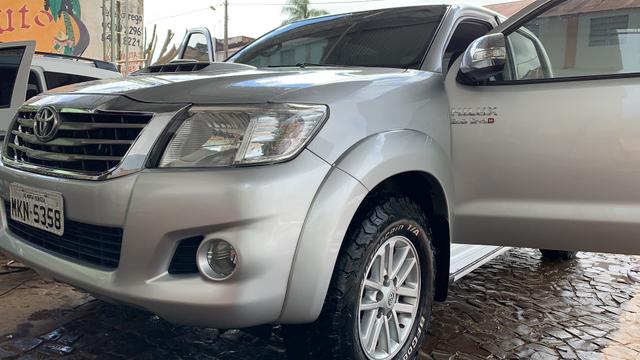 Toyota Hilux SRV ÚNICO DONO