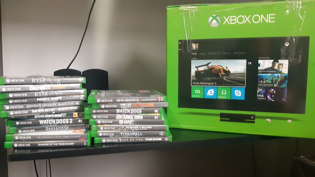 Xbox One Original +19 jogos + kinect + 2 controles + headphones tudo no original