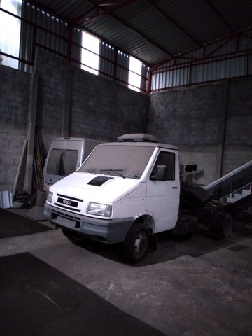 CAMINHÃO IVECO DAILY 3510 ANO 2001