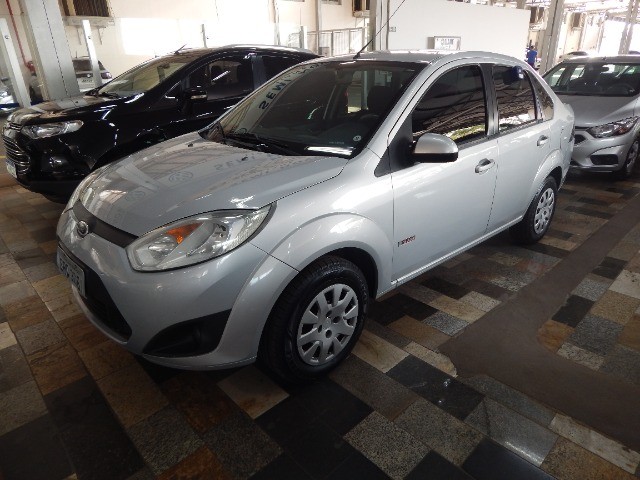 FORD FIESTA SEDAN 1.6
