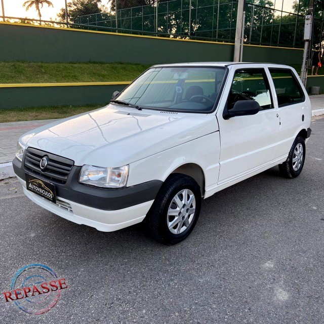 FIAT UNO MILLE ECONOMY 2013 CARRO BOM!