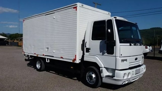 FORD CARGO 515 BAÚ  COM PARCELAS 