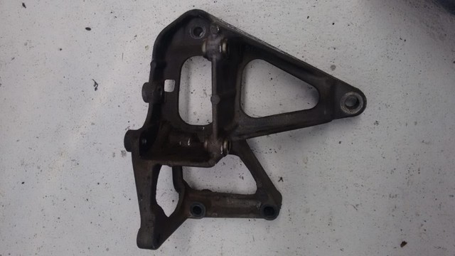 Suporte da direção hidráulica Renault Megane 2.0.  - Foto 3