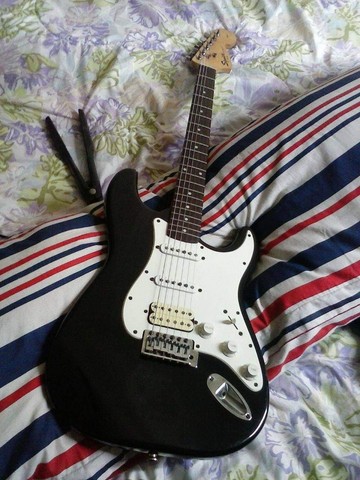 Guitarra Squier by Fender - Affinity Series - Stratocaster
