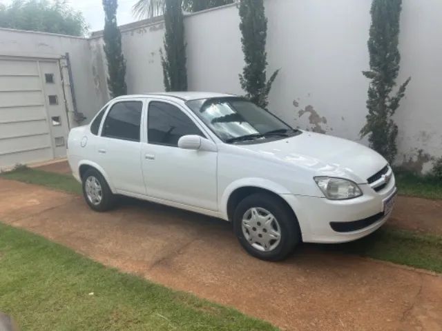 CHEVROLET - CORSA - 2010/2011 - Branca - R$ 35.500,00 - Auto Mais Veículos