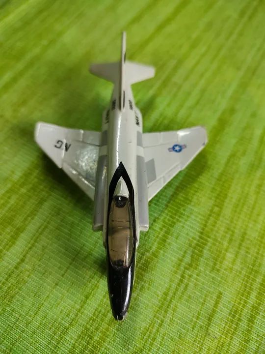 Avião miniatura F-4 Phantom - Coleção - Foto 2